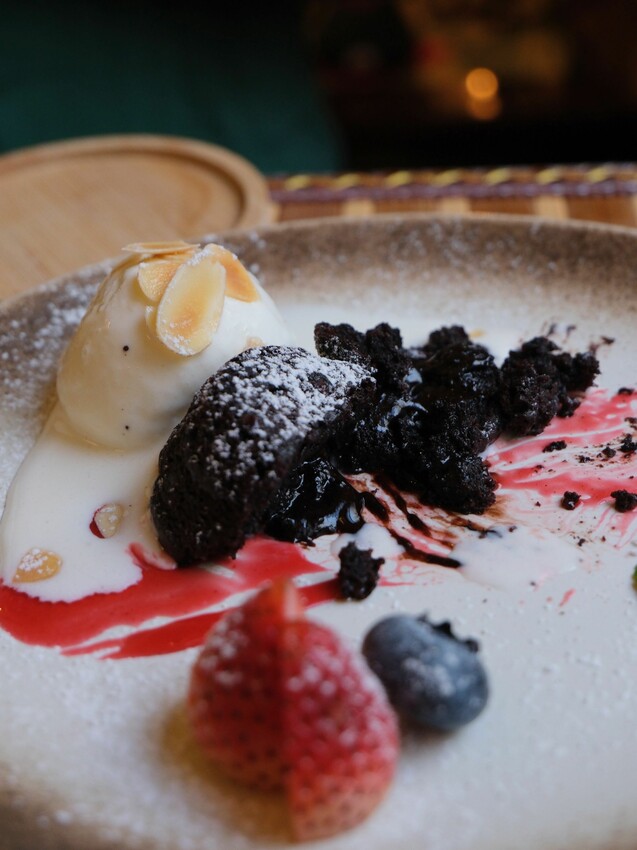 [台南中西區] 木梯喫茶店｜昭和風老宅咖啡廳｜必點法式甜薄餅、私房甜點｜台南超隱密老宅咖啡廳｜一週營業4天｜內附完整菜單 - 萍姐愛分享