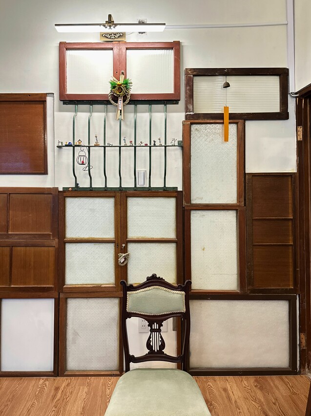 [台南中西區] 木梯喫茶店｜昭和風老宅咖啡廳｜必點法式甜薄餅、私房甜點｜台南超隱密老宅咖啡廳｜一週營業4天｜內附完整菜單 - 萍姐愛分享