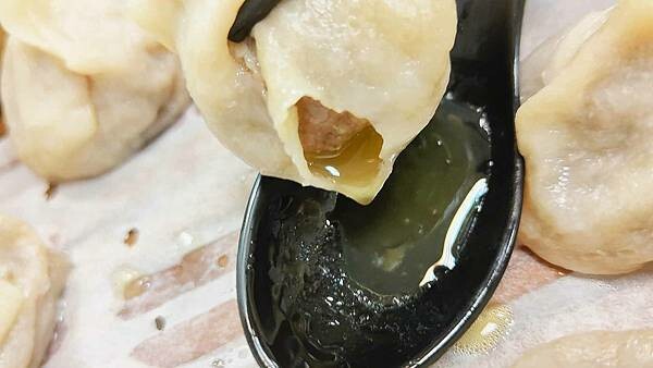 蓮記麵食館 北方麵食小吃｜小心！會爆湯汁的美味蒸餃，隱藏在板橋市政府的巷弄裡