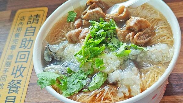 蓮記麵食館 北方麵食小吃｜小心！會爆湯汁的美味蒸餃，隱藏在板橋市政府的巷弄裡