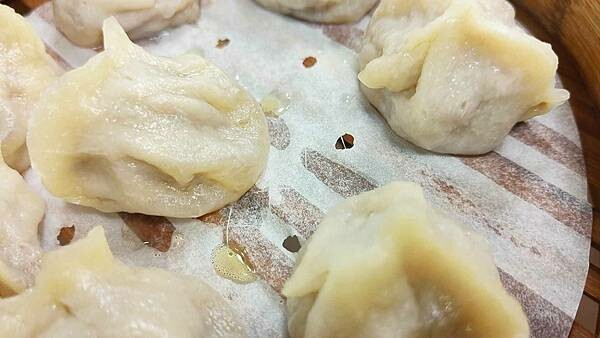 蓮記麵食館 北方麵食小吃｜小心！會爆湯汁的美味蒸餃，隱藏在板橋市政府的巷弄裡