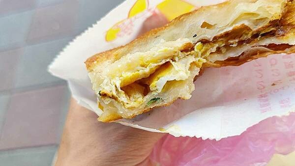 馬祖蔥油餅｜超香超酥超脆１份加蛋蔥油餅只要３５元