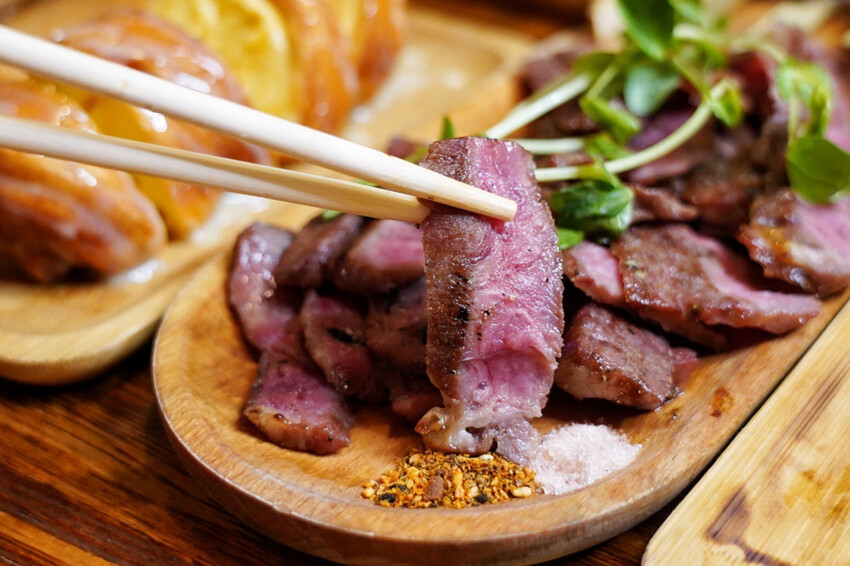 微醺串燒站｜隱藏巷弄平價居酒屋！炭火串燒25元起．基隆美食推薦 @艾瑪  吃喝玩樂札記