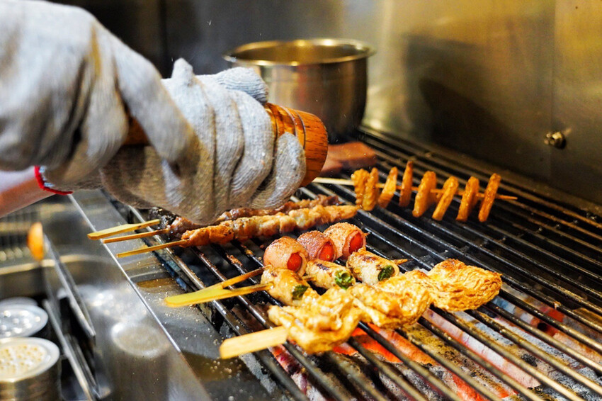 微醺串燒站｜隱藏巷弄平價居酒屋！炭火串燒25元起．基隆美食推薦 @艾瑪  吃喝玩樂札記