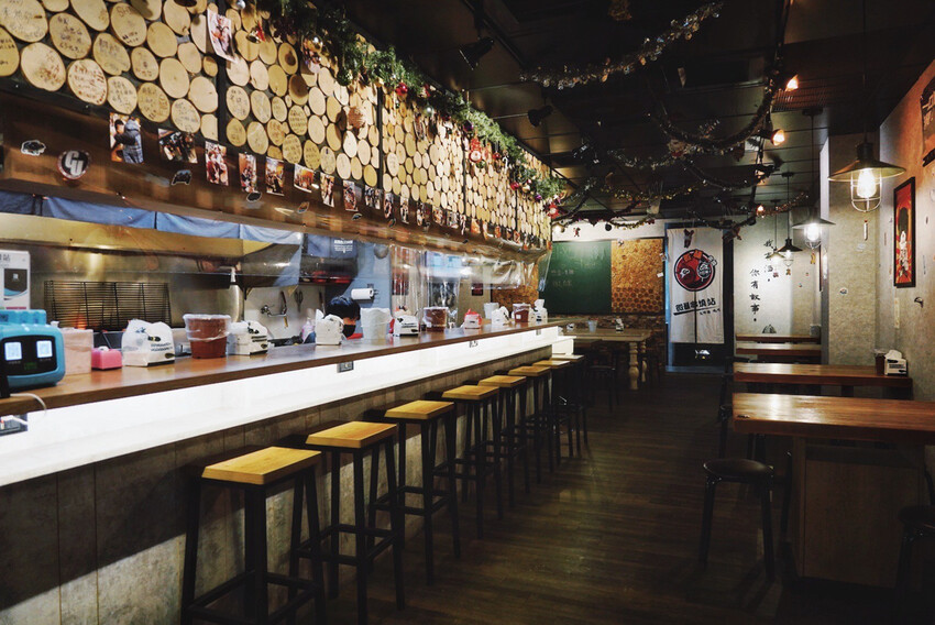 微醺串燒站｜隱藏巷弄平價居酒屋！炭火串燒25元起．基隆美食推薦 @艾瑪  吃喝玩樂札記