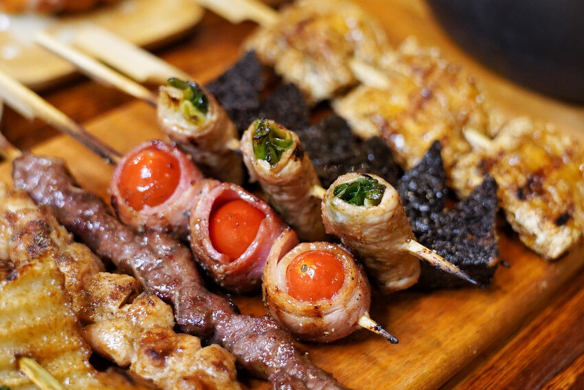 微醺串燒站｜隱藏巷弄平價居酒屋！炭火串燒25元起．基隆美食推薦 @艾瑪  吃喝玩樂札記