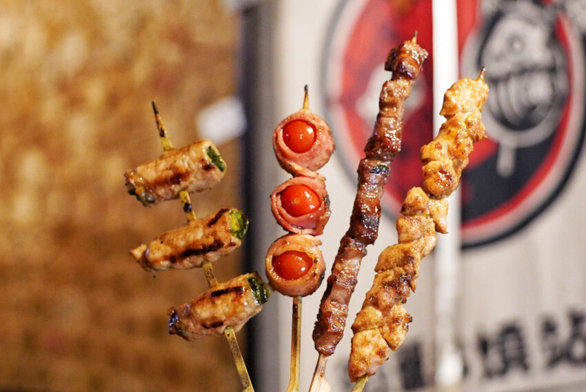 微醺串燒站｜隱藏巷弄平價居酒屋！炭火串燒25元起．基隆美食推薦 @艾瑪  吃喝玩樂札記