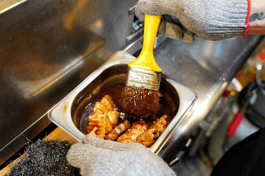 微醺串燒站｜隱藏巷弄平價居酒屋！炭火串燒25元起．基隆美食推薦 @艾瑪  吃喝玩樂札記