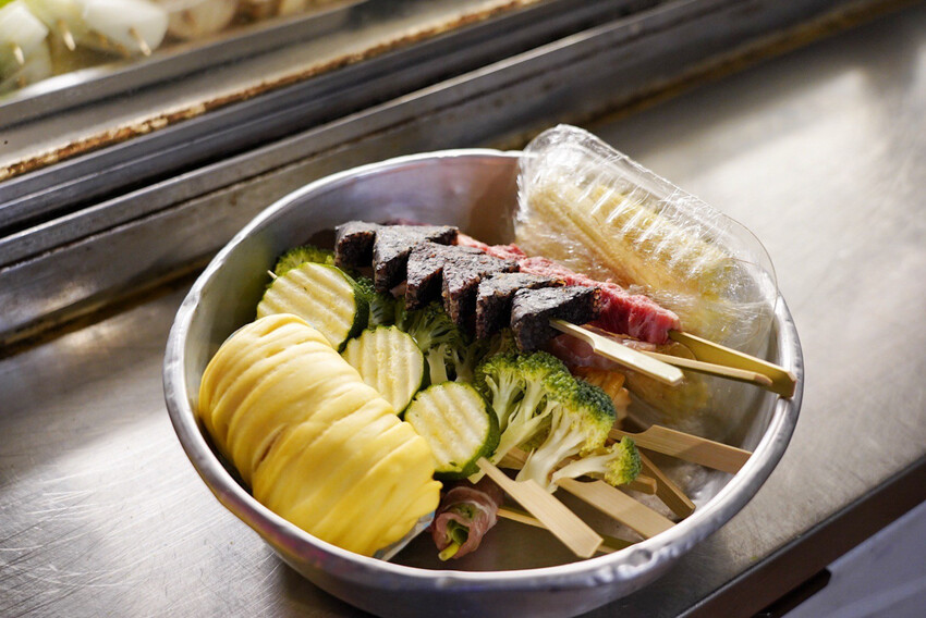 微醺串燒站｜隱藏巷弄平價居酒屋！炭火串燒25元起．基隆美食推薦 @艾瑪  吃喝玩樂札記