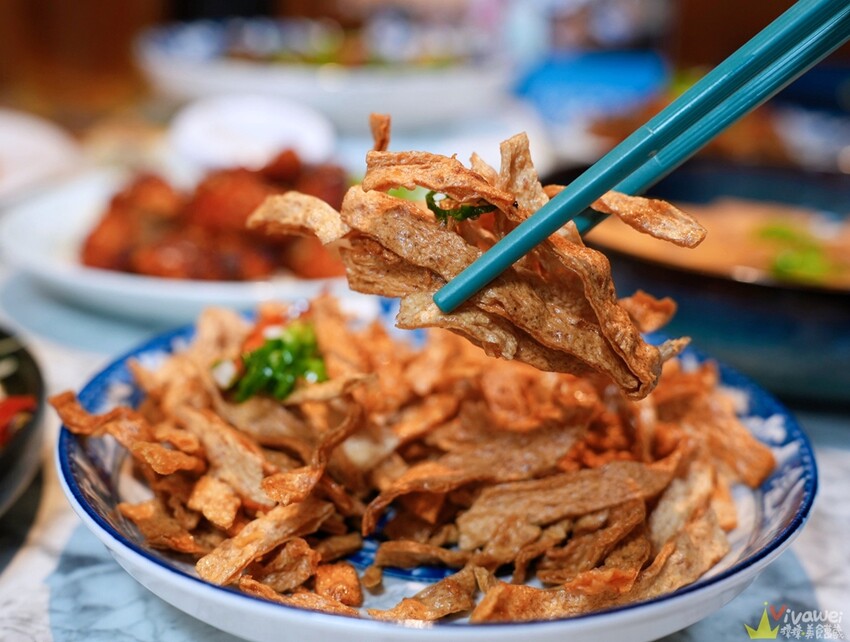 【咱們小聚食堂】懷舊復古的台式餐酒館～下飯又好吃的經典台式料理餐廳！