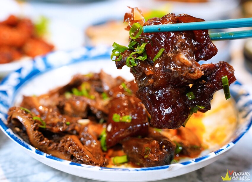 【咱們小聚食堂】懷舊復古的台式餐酒館～下飯又好吃的經典台式料理餐廳！