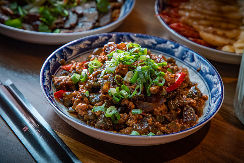 桃園市中壢區咱們小聚食堂｜時尚台式深夜食堂！台式小吃的價格，餐酒館的規格