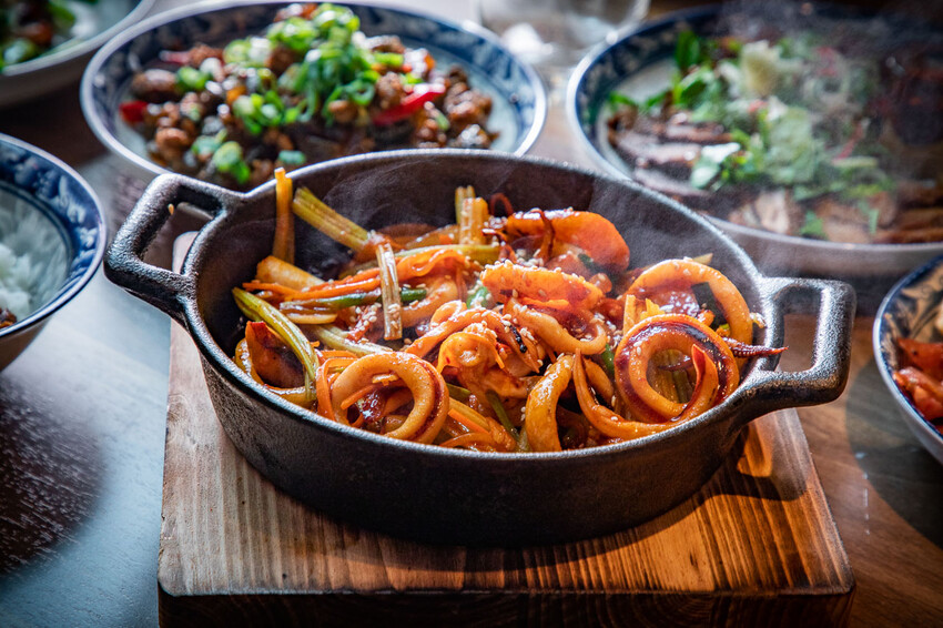 桃園市中壢區咱們小聚食堂｜時尚台式深夜食堂！台式小吃的價格，餐酒館的規格