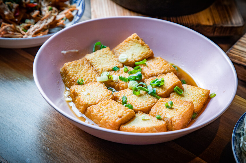桃園市中壢區咱們小聚食堂｜時尚台式深夜食堂！台式小吃的價格，餐酒館的規格