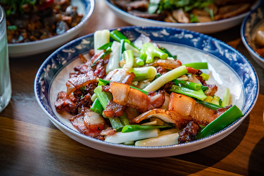 桃園市中壢區咱們小聚食堂｜時尚台式深夜食堂！台式小吃的價格，餐酒館的規格