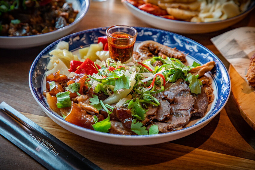 桃園市中壢區咱們小聚食堂｜時尚台式深夜食堂！台式小吃的價格，餐酒館的規格