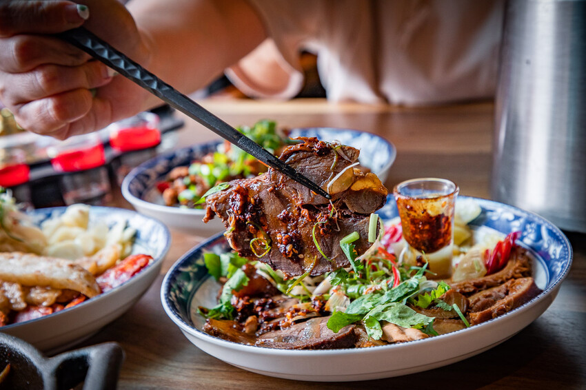 桃園市中壢區咱們小聚食堂｜時尚台式深夜食堂！台式小吃的價格，餐酒館的規格