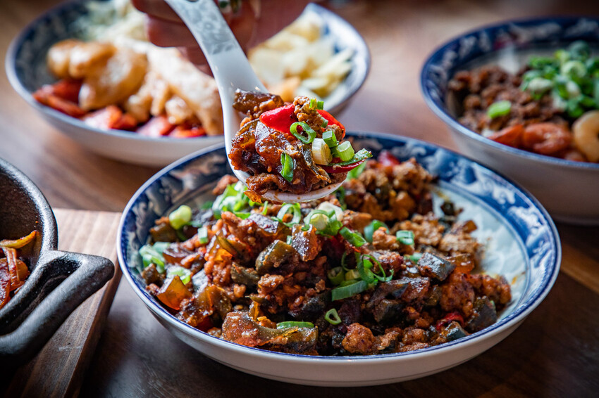 桃園市中壢區咱們小聚食堂｜時尚台式深夜食堂！台式小吃的價格，餐酒館的規格