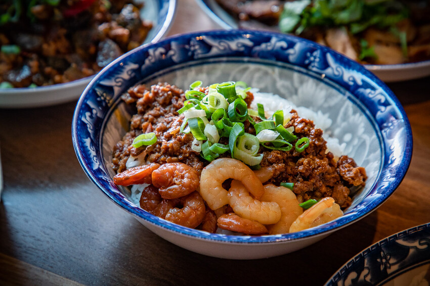 桃園市中壢區咱們小聚食堂｜時尚台式深夜食堂！台式小吃的價格，餐酒館的規格