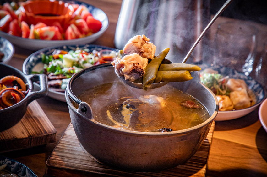桃園市中壢區咱們小聚食堂｜時尚台式深夜食堂！台式小吃的價格，餐酒館的規格