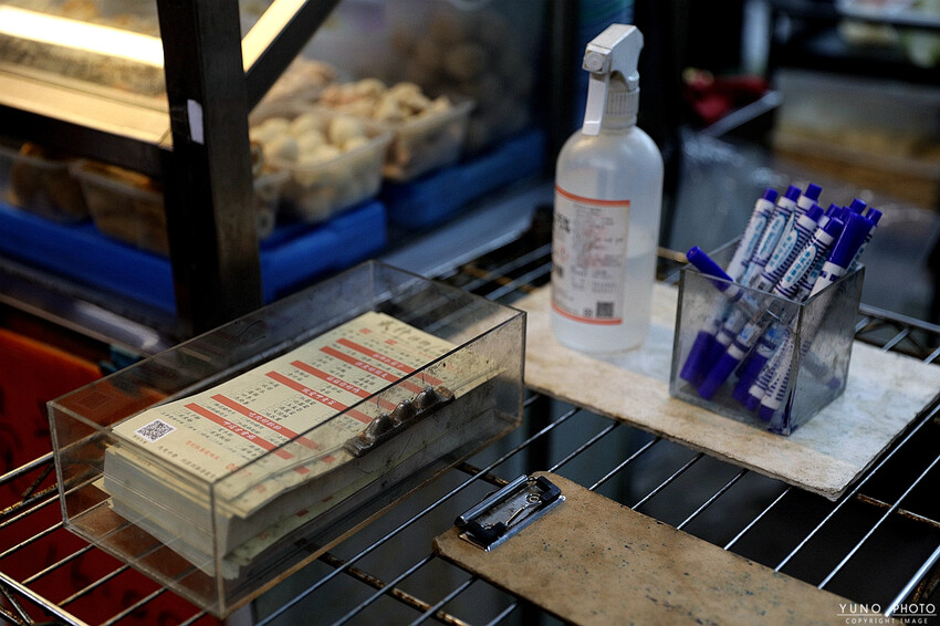 任選6樣只要百元 天天吃也不傷荷包的銅板價滷味!店內還有免費雞白湯讓你喝到飽 隱身巷弄的高CP值小吃|貳