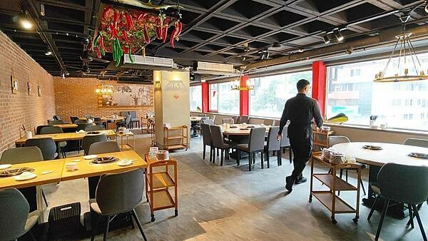 川巴子火鍋樓｜行天宮捷運站附近，帶有迷人特色的麻辣鍋吃到飽