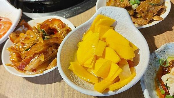 川巴子火鍋樓｜行天宮捷運站附近，帶有迷人特色的麻辣鍋吃到飽