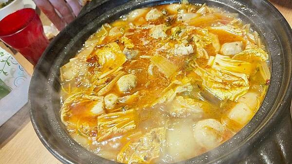 川巴子火鍋樓｜行天宮捷運站附近，帶有迷人特色的麻辣鍋吃到飽