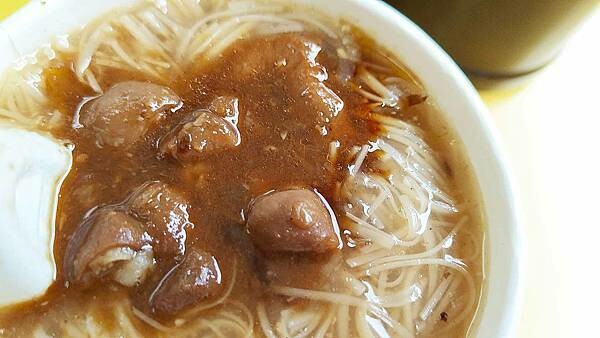 後車站六洲麵線｜台北後火車站商圈裡爆人氣的路邊攤麵線店