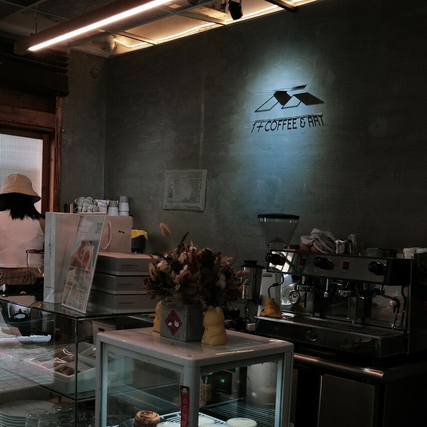 【台南 中西】隱身巷弄的1+咖啡1pluscoffee 不只是一家咖啡館