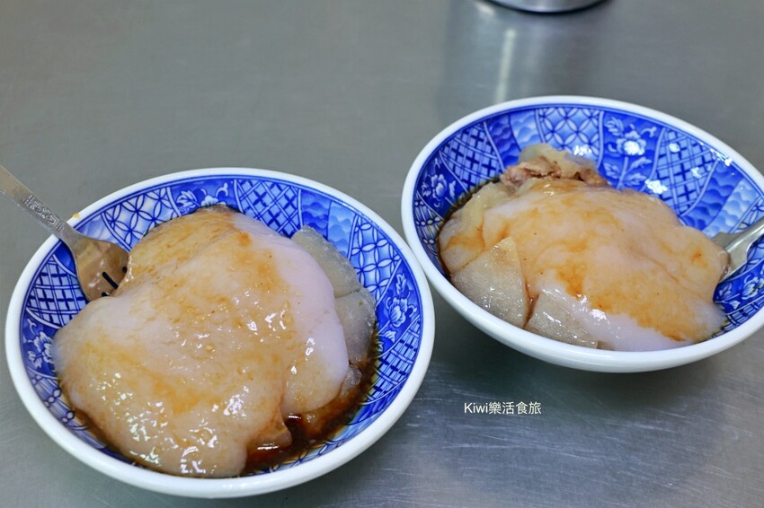 水里董家三兄弟肉圓(四弟的店)︱南投水里銅板小吃,董家肉圓老店還有免費湯喝!近二坪大觀冰店.水里蛇窯陶