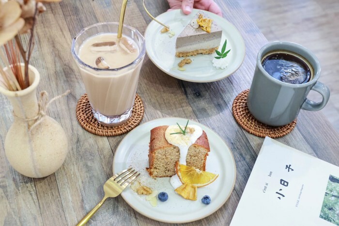 水里董家三兄弟肉圓(四弟的店)︱南投水里銅板小吃,董家肉圓老店還有免費湯喝!近二坪大觀冰店.水里蛇窯陶