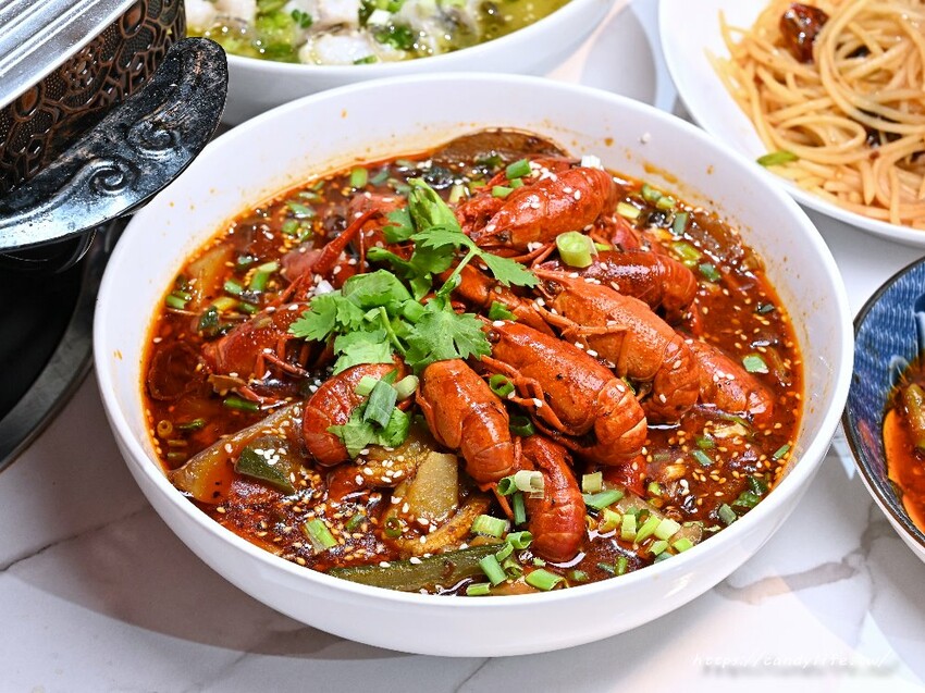 川渝香川菜料理|正宗重慶川菜,香辣烤魚、重慶香辣串串,還吃得到新鮮牛蛙料理