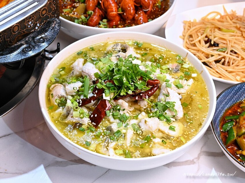 川渝香川菜料理|正宗重慶川菜,香辣烤魚、重慶香辣串串,還吃得到新鮮牛蛙料理