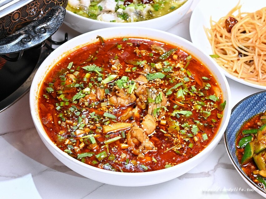 川渝香川菜料理|正宗重慶川菜,香辣烤魚、重慶香辣串串,還吃得到新鮮牛蛙料理