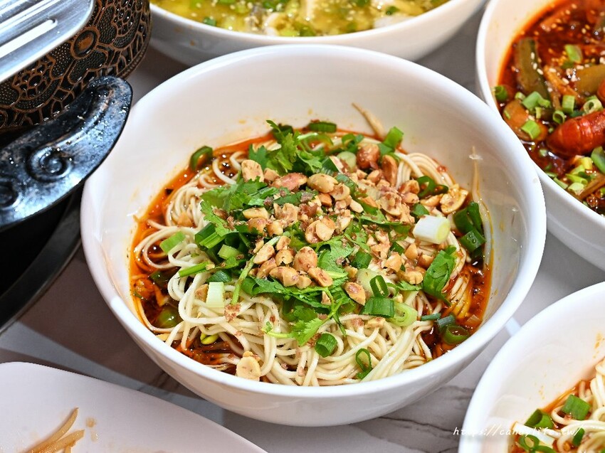 川渝香川菜料理|正宗重慶川菜,香辣烤魚、重慶香辣串串,還吃得到新鮮牛蛙料理