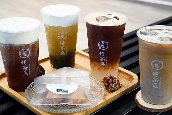 第一個以豆乳加入飲品的始祖品牌【侍茶匠】~真的好喝又特別!以「漩茶」帶出茶的風味,徹底感受茶界愛馬仕