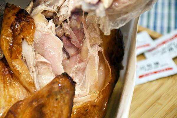 最需要天時地利人和的烤雞，在地人最不希望被分享出來的烤雞，一周只賣四天～一天還只有30隻雞的【鐳哥烤雞