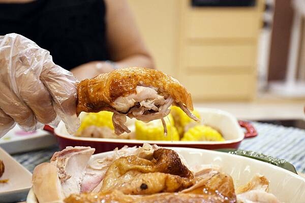 最需要天時地利人和的烤雞，在地人最不希望被分享出來的烤雞，一周只賣四天～一天還只有30隻雞的【鐳哥烤雞