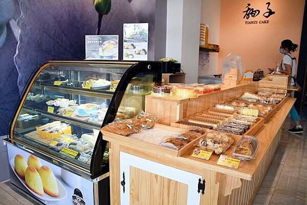 高雄伴手禮推薦【甜子烘焙】上過電視的人氣美食，銅板價格讓人吃到小時候宛如銅鑼燒蛋糕的風味！