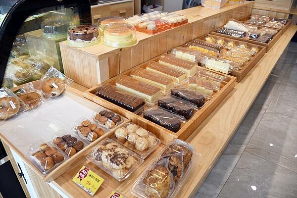 高雄伴手禮推薦【甜子烘焙】上過電視的人氣美食，銅板價格讓人吃到小時候宛如銅鑼燒蛋糕的風味！