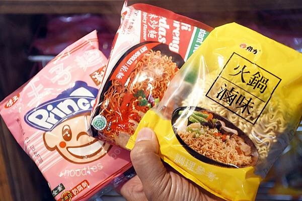 熊熊泡溫泉？高雄必訪鍋物【圓砌升降鍋物－自由店】超有特色的升降火鍋＋自助吧吃到飽～還能玩真人娃娃機※