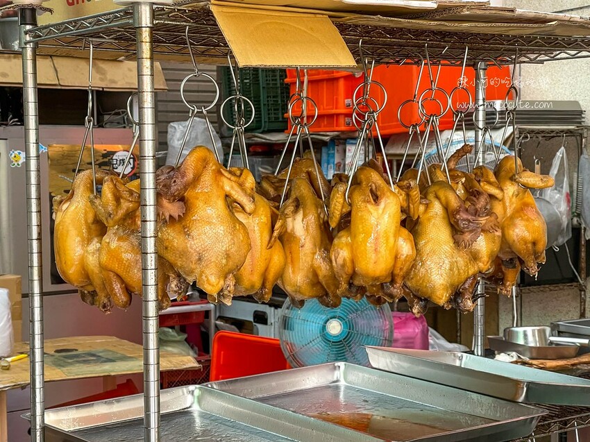 不用上山囉！陽明山超紅青菜園兒子在三重開了雞肉店，太晚去賣光光！