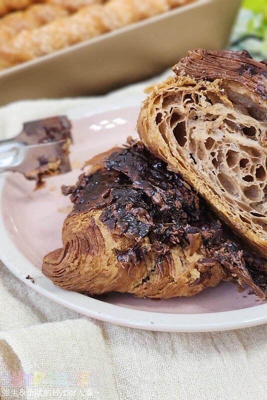 超人氣圓可頌在新光三越快閃登場啦!除了有全新產品千層捲捲酥,還有其他分店買不到的隱藏版可頌哦~