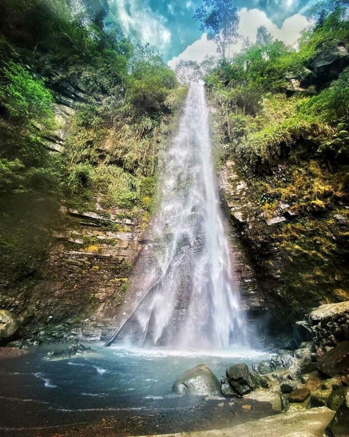 南投縣中寮鄉泡麵土地公｜南投中寮石龍宮｜用泡麵拜拜？還有免費泡麵可以吃！業績冒泡必朝聖的土地公廟