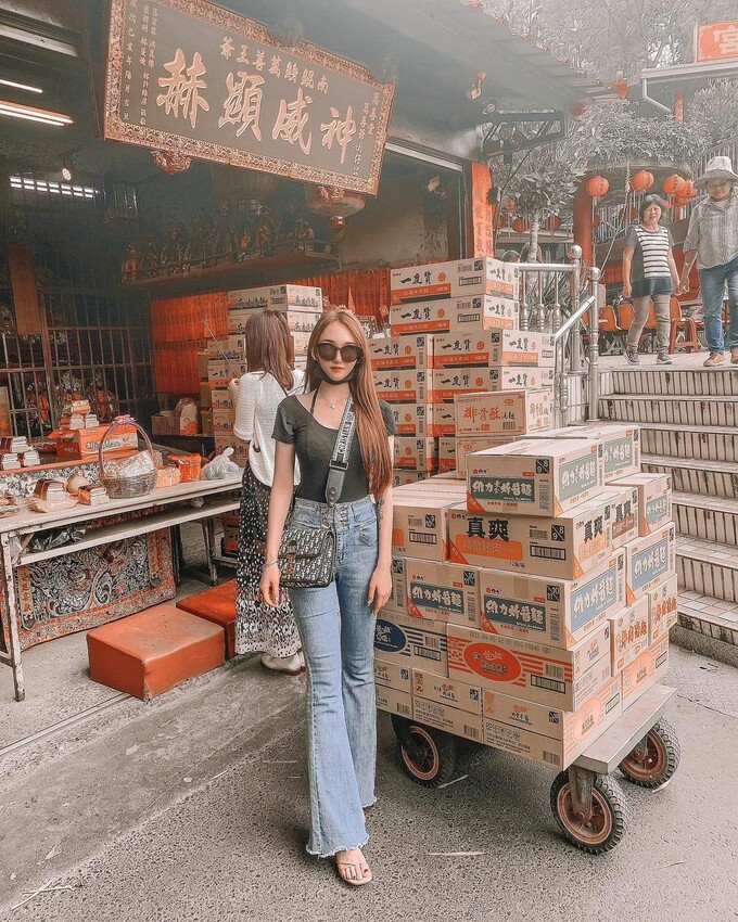 南投縣中寮鄉泡麵土地公｜南投中寮石龍宮｜用泡麵拜拜？還有免費泡麵可以吃！業績冒泡必朝聖的土地公廟