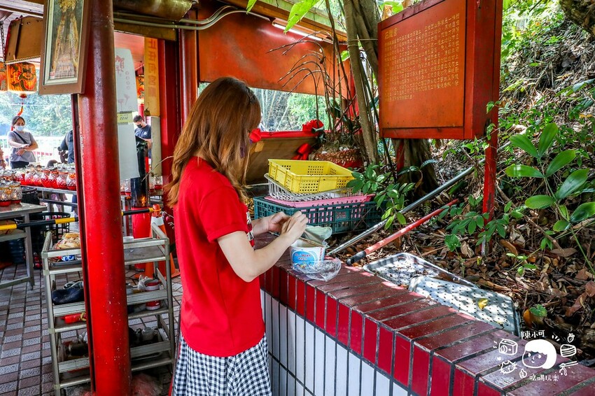 24小時開放,免費吃泡麵的泡麵土地公!最高紀錄一天被吃掉3.6萬