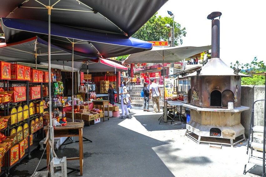 24小時開放,免費吃泡麵的泡麵土地公!最高紀錄一天被吃掉3.6萬