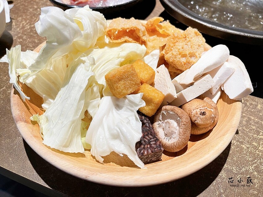 論石間鍋物 台中國美店，台中美術館火鍋吃到飽只要310元起，近30款鮮蔬 鍋料 飲品 冰淇淋無限供應 - Cyndi love’s 享食天堂