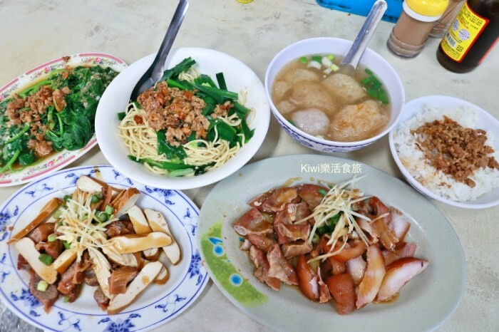 南投美食製飯糰｜埔里早午餐推薦沖繩日式飯糰手感滿分～握飯糰超有份量！埔里文青店必訪